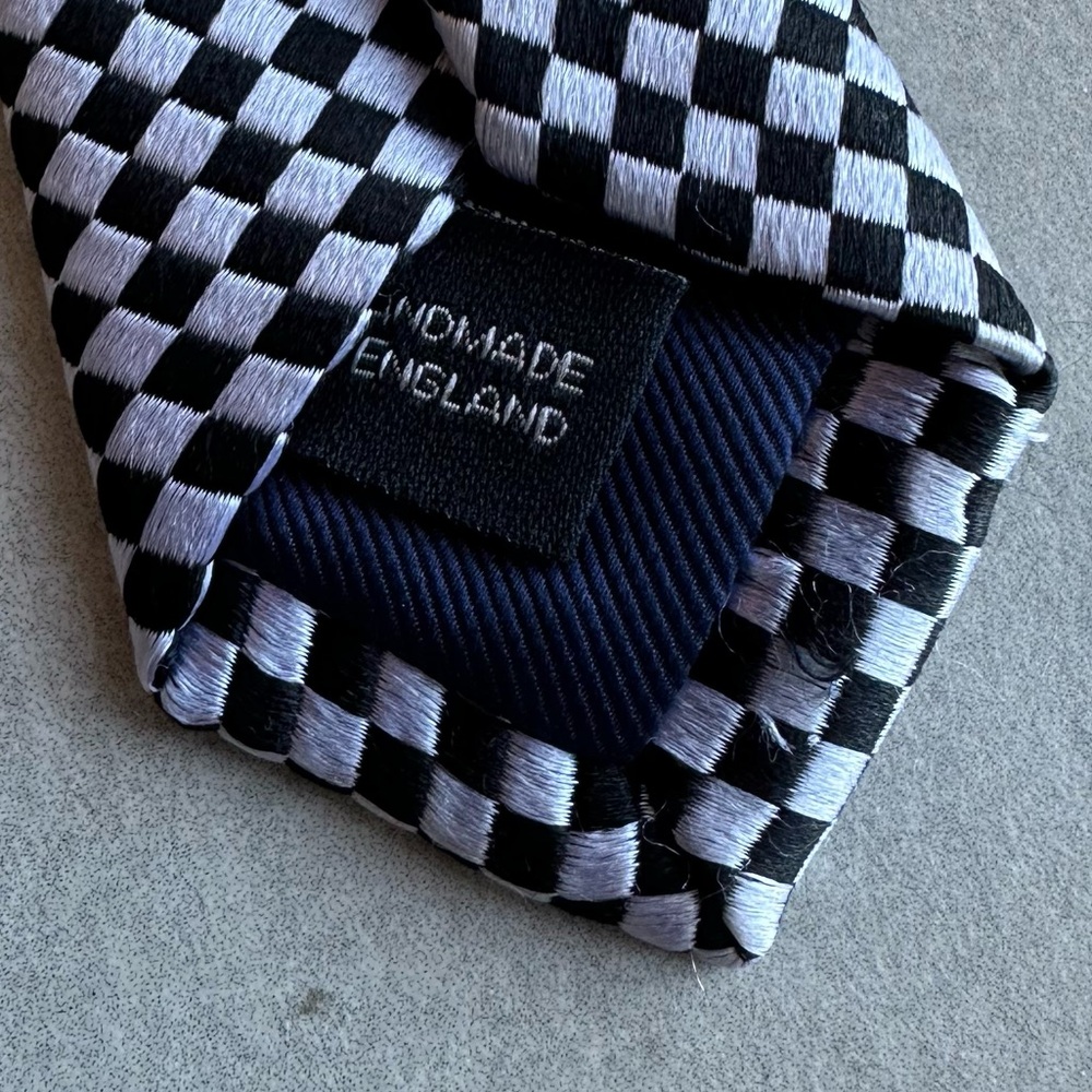 Chester Barrie White & Black Woven Silk Tie - RARE - Picture 6 of 6